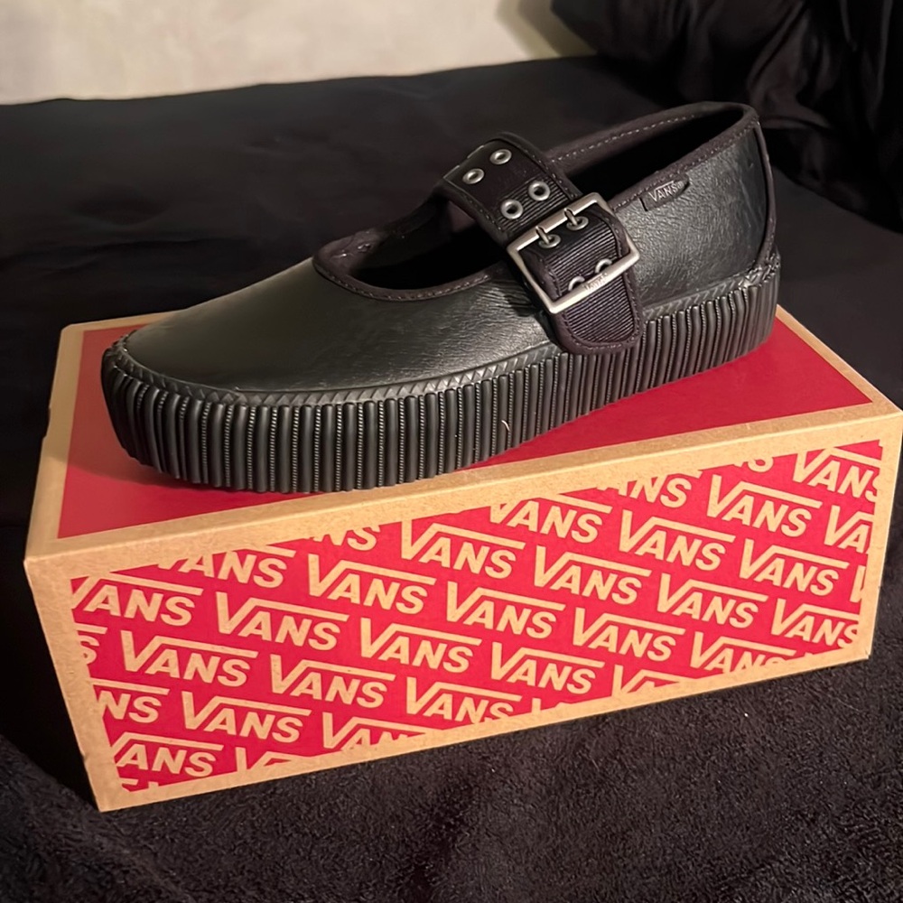 Vans Mary Jane Creeper
Size 9 women’s